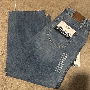 Judy Blue Rigid Front Straight Back Frayed Wide Crop Size 7 NWT
